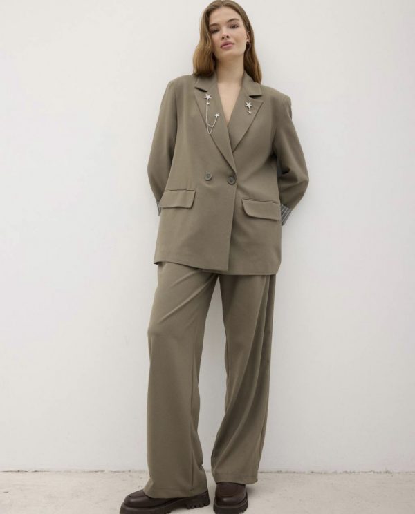 Oversize Suit Detailed With Brooch (Removable)