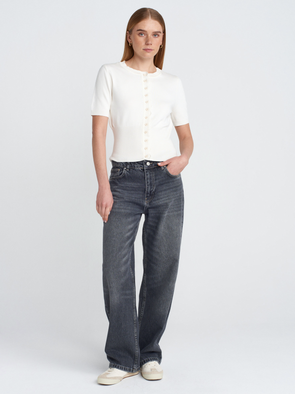 Crew Neck Buttoned Knitted Cardigan - Image 4