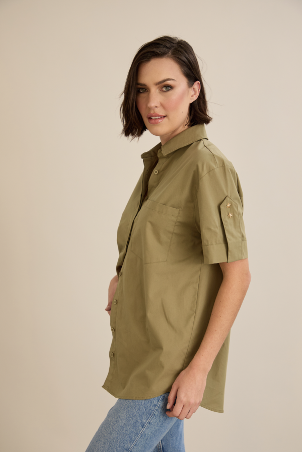Short Sleeve Shirt Detailed With Star Buttons