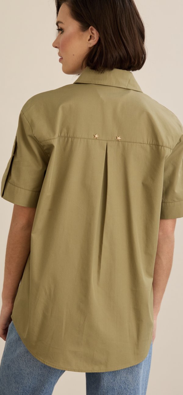 Short Sleeve Shirt Detailed With Star Buttons - Image 4